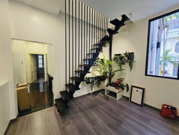 CẦU GIẤY 43M-11,5 TỶ NHÀ ĐẸP GẦN PHỐ,LÔ GÓC,DÂN XÂY,NGÕ BA GÁC,NỞ HẬU