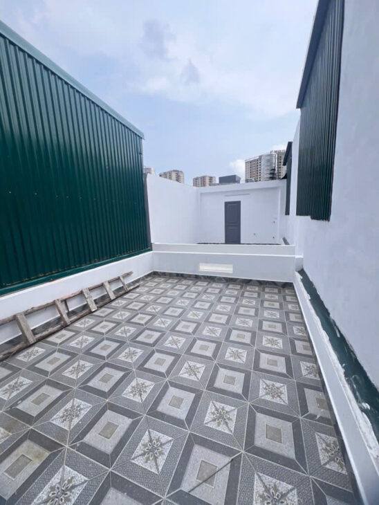 SIÊU HÓT – BÁN NHÀ TRUNG TÂM THẠCH BÀN- 30M², MT 4.5 M – 5 tầng – CHỈ 6.X TỶ, Ô TÔ TRÁNH