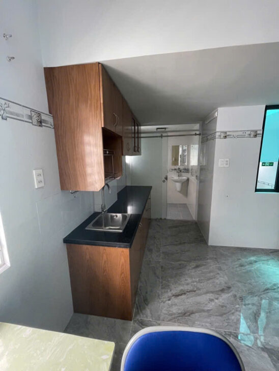 MẶT TIỀN KINH DOANH , HẺM 6M XE HƠI ĐỖ CỬA ngang 3.7m, dài 7m Dòng Tiền 16 Triệu có 3 tê