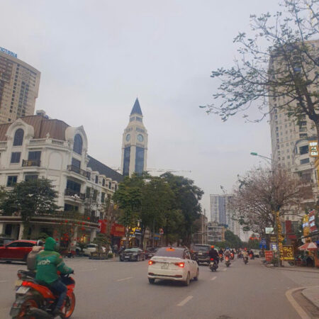 Cực hót tại Văn Phú Hà Đông nhỉnh 17 tỷ Cực hót tại Văn Phú Hà Đông nhỉnh 17 tỷ
