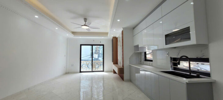 BÁN NHÀ LIỀN KỀ LÔ GÓC TƯ ĐÌNH – 40M², 6 TẦNG THANG MÁY, SÂN RIÊNG ĐỂ Ô TÔ