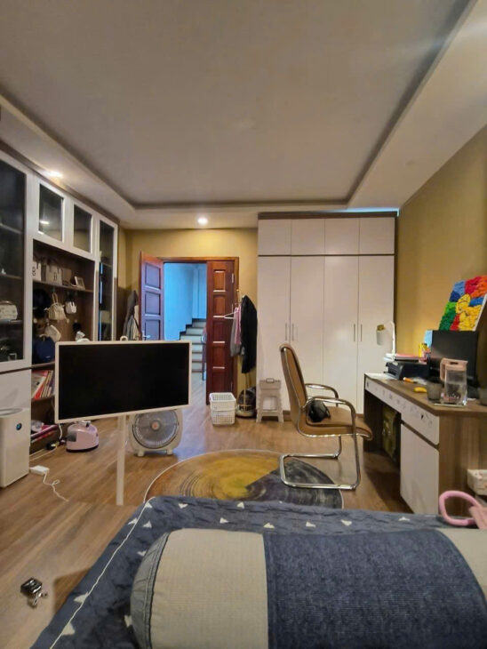 NHÀ ĐẸP CẦU GIẤY NGÕ RỘNG THÔNG THOÁNG DT 45m2 5 tầng mặt tiền 4.5m Giá 13 tỷ