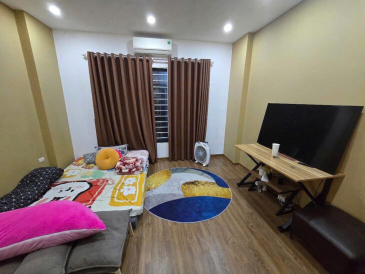 NHÀ ĐẸP CẦU GIẤY NGÕ RỘNG THÔNG THOÁNG DT 45m2 5 tầng mặt tiền 4.5m Giá 13 tỷ
