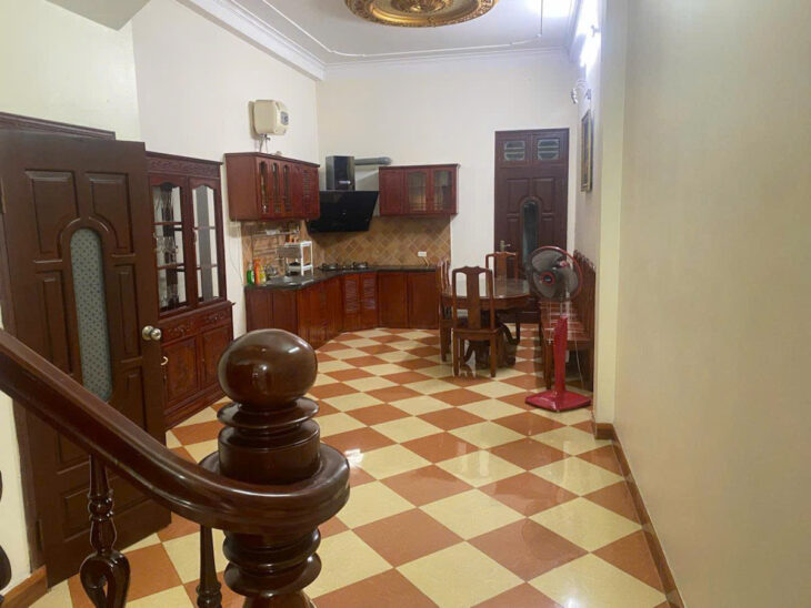 Bán nhà ngõ 640 Nguyễn V Cừ ,Long Biên 64m, 2 thoáng, MT 4m,giá 14ty oto ,KD