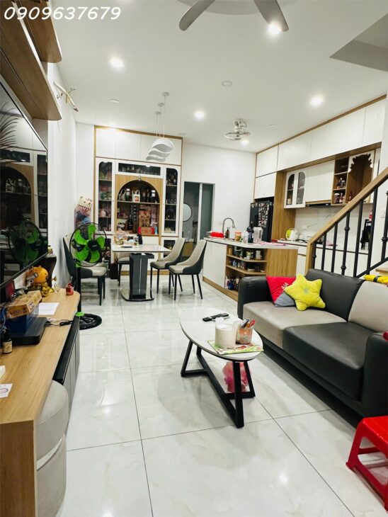 KHU VỰC HIẾM NHÀ BÁN- CÁCH MẶT TIỀN LÃNH BINH THĂNG CHỈ VÀI BƯỚC CHÂN- KẾ ĐƯỜNG 3/2 – XE HƠI NGỦ