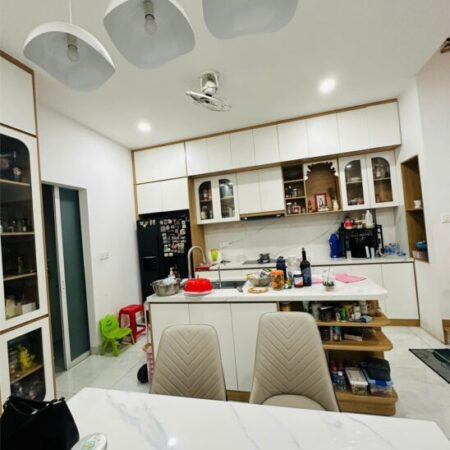 KHU VỰC HIẾM NHÀ BÁN- CÁCH MẶT TIỀN LÃNH BINH THĂNG CHỈ VÀI BƯỚC CHÂN- KẾ ĐƯỜNG 3/2 – XE HƠI NGỦ