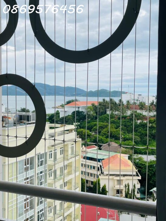 bán căn hộ mường thanh ngay bãi tắm hòn chồng