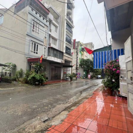 Bán nhanh Nhà phân lô oto tránh kinh doanh Lai Xá, 36m sẵn nhà C4, giá 9,5 tỷ.