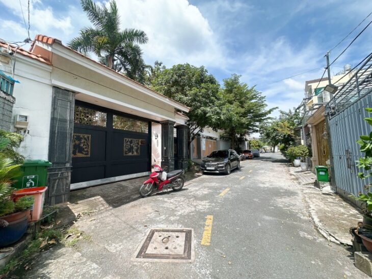 Bán nhà đường Chu Văn An, Hiệp Phú, Q9, TP HCM. DT 96m2, 2PN, SH. Giá 6.9 tỷ. LH: 0933125879