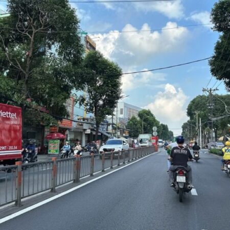 Nhỉnh 9 tỷ có nhà đẹp 5 lầu mới 100% Quang Trung 63m2 ngang 4.2m ngay Mercedes tặng NT