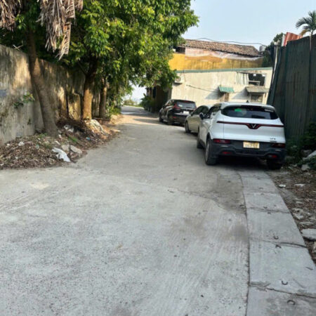 Bán nhà ngõ 465 Ngọc Thuỵ 40m x 3T oto tránh, oto vào nhà chỉ nhỉnh 6 tỷ. LH 0936123469