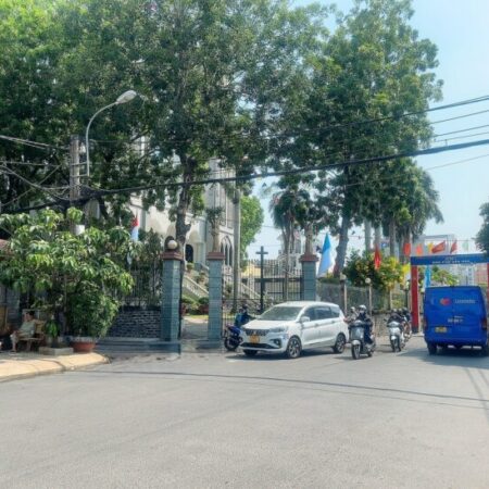 CHDV 6L có HẦM ngang 9m 140m2 26PN+MB thuê HXH tới cửa ngay ĐH Văn Lang DT 170tr 27.5 tỷ