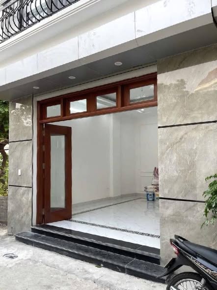 LÔ GÓC TRUNG TÂM HAI BÀ TRƯNG – 70M 5TẦNG – THANG MÁY – VIEW HỒ