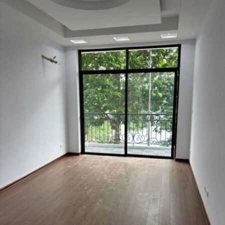 Lĩnh Nam Nhà Phân Lô 5 tầng, 2 mặt thoáng. View Hồ Thế Đất Vượng Khí, Tài Lộc Hưng Thịnh!