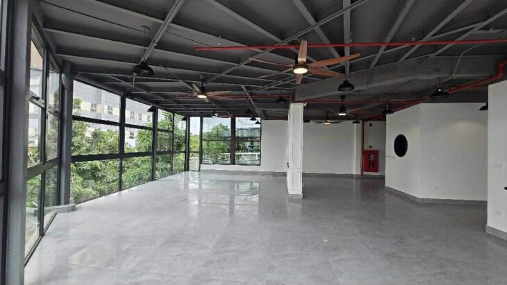 liền kề lô góc Thạch Bàn, 145m x 5 tầng, mặt tiền 22m, vỉa hè rộng, 2 mặt đường 13m