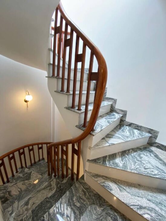 Bán nhà đẹp Lý Sơn Thượng Thanh Long Biên oto đỗ cổng 54m 5 tầng nhỉnh 6 tỷ(TL)