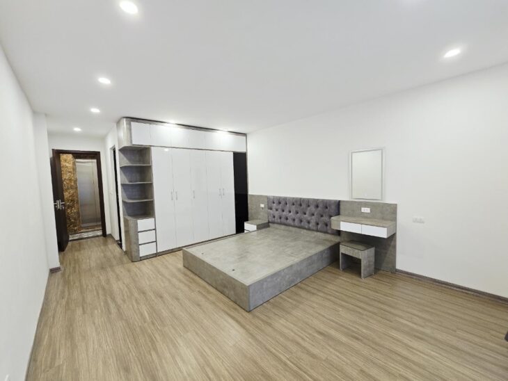 Bán nhà thạch bàn, 45m x 6T gara thang máy kinh doanh nhỏ, giá chỉ nhỉnh 11 tỷ còn tl. LH 0936123469