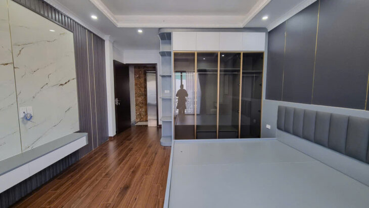 MẶT NGÕ, NGÕ THÔNG, ÔTÔ ĐỖ CỬA, 6 TẦNG THANG MÁY, 20M RA PHỐ ÔTÔ TRÁNH