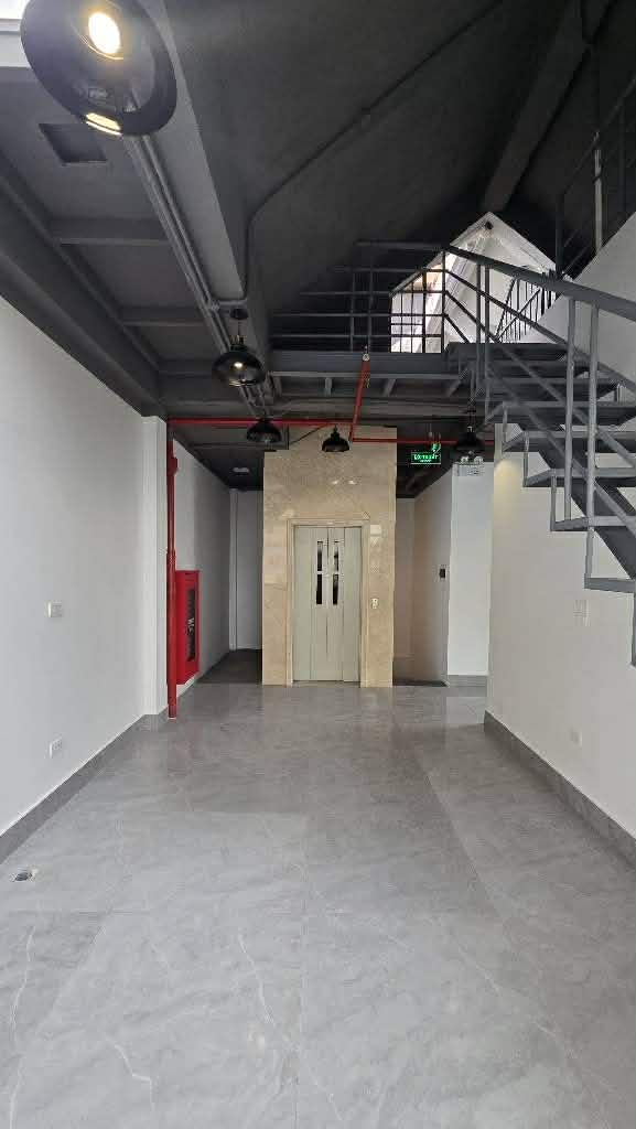 liền kề lô góc Thạch Bàn, 145m x 5 tầng, mặt tiền 22m, vỉa hè rộng, 2 mặt đường 13m