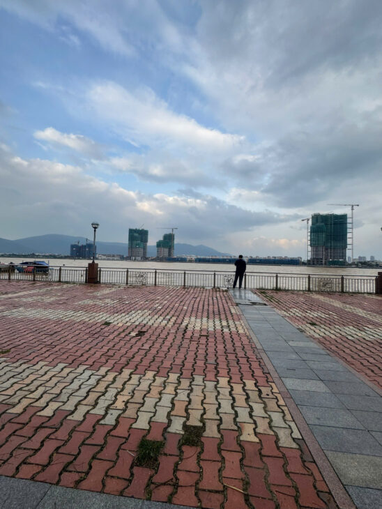 + Sơn Trà, Đất Ngô Quang Huy, sau vương thừa vũ và sát lô góc hồ nghinh, vài bước chân ra công viên