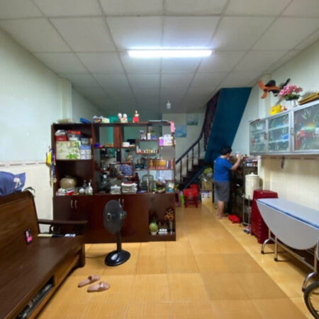 Bán nhà P Vip Tân Sơn Nhì, Hẻm gần 4m thoáng, 32m2 KLG, 2 tầng, Chỉ 3 tỷ nhỉnh TL