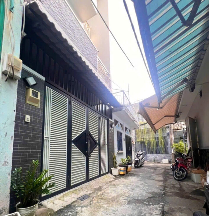 Bán nhà P Vip Tân Sơn Nhì, Hẻm gần 4m thoáng, 32m2 KLG, 2 tầng, Chỉ 3 tỷ nhỉnh TL