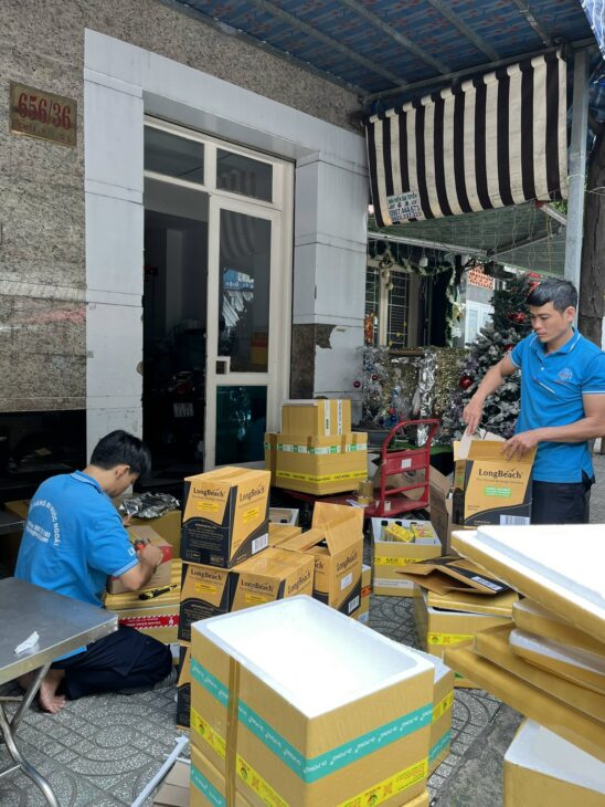 VẬN CHUYỂN HÀNG HOÁ BẰNG ĐƯỜNG HÀNG KHÔNG VÀ ĐƯỜNG TÀU BIỂN – UY TÍN • NHANH CHÓNG • GIÁ TỐT!