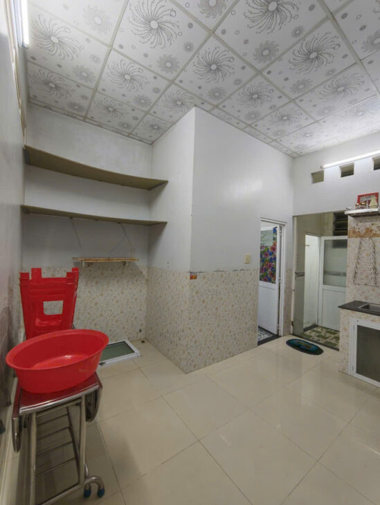 56. Nhà 6 triệu 2 phòng có nội thất gần sân Cầu Lông Tambo