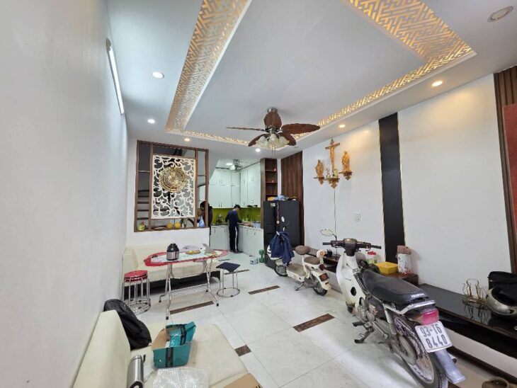 Bán nhà Đại Từ, Hoàng Mai, Ô tô đỗ cửa, lô góc, 15m ra phố, 40m2, 10.5 tỷ(MTG)