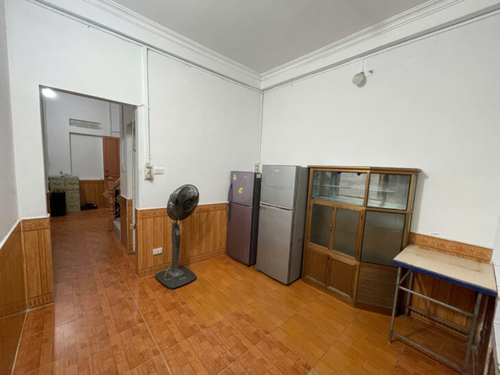 Cho thuê nhà 3 tầng giá cực rẻ tại ngõ 11 Nguyễn An Ninh