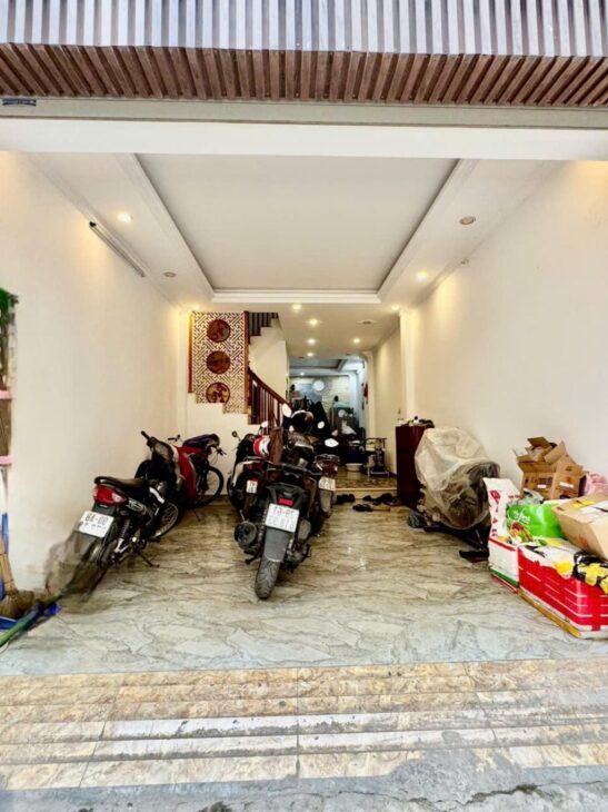 Bán nhà Giải Phống, Hoàng Mai, Ô tô vào nhà, 6T TM, 58m2, 15 tỷ(MTG)