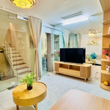 Nhà đẹp mặt ngõ Trích Sài – Tây Hồ, cách Hồ Tây 40m, DT35m2, 7 tầng, MT4.4m