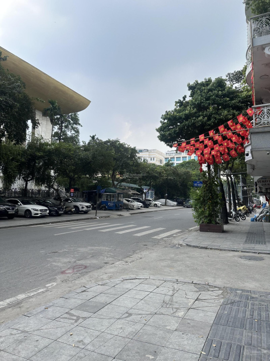 LinhHK – Bán siêu phẩm mặt phố Hai Bà Trưng 120m², vỉa hè rộng – cơ hội vàng cho nhà đầu tư!