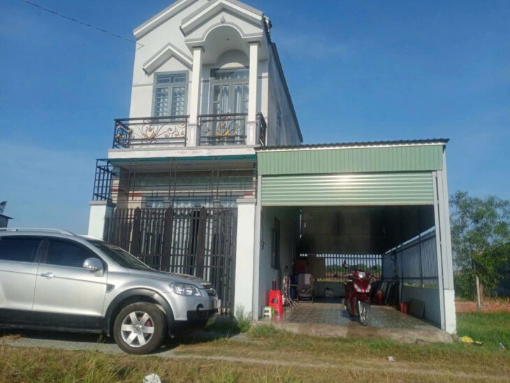 Chính Chủ Chuyển Về Thành Phố Cần Bán Nhà 1 Trệt 1 Lầu Mặt Tiền Đường Mỹ Hạnh Bắc, Đức Hòa, Long An