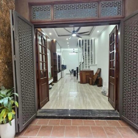 NHỈNH 13 TỶ SỞ HỮU NHÀ ĐẸP CỰC GẦN PHỐ HOÀNG VĂN THÁI, 42M2 X 4 TẦNG