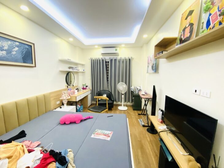 HIẾM, BÁN NHÀ GIA QUẤT LONG BIÊN, OTO, DẪN XÂY, 2 THOÁNG,GẦN CHỢ, TRƯỜNG,38M