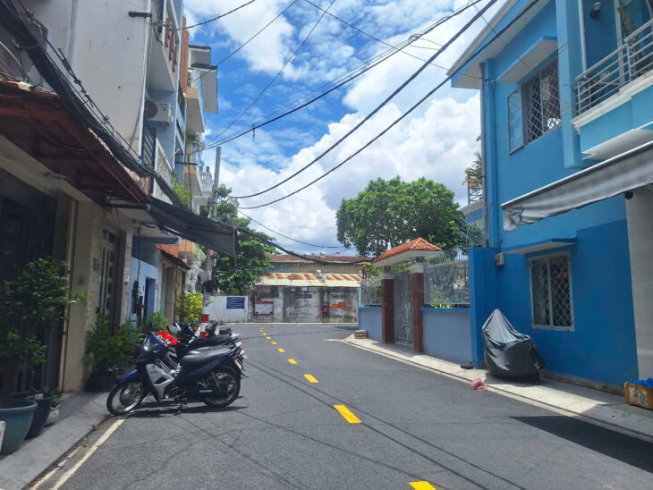 Bán nhà HXH 8m Lũy Bán Bích Tân Phú 4m x 15m (60m2) 4 tầng+ ST, 1 phút tới chợ Tân Phú chỉ 9,3 tỷ !