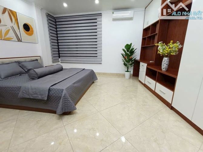 Bán nhà Bồ Đề. 35m x 5 tầng. Ô tô đỗ gần nhà, nhiều tiện ích. Chỉ có 1 căn duy nhất. Nhỉnh 7 tỷ có