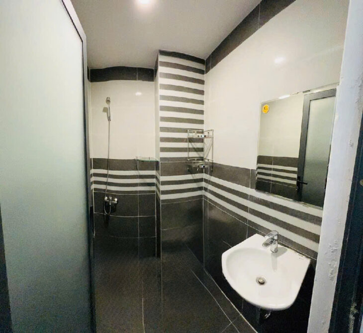 TÂN BÌNH – HXH NGUYỄN THÁI BÌNH – KHU VIP K300 – 5 TẦNG – CĂN HỘ DV CÓ THANG MÁY – THU 450TR/NĂM.