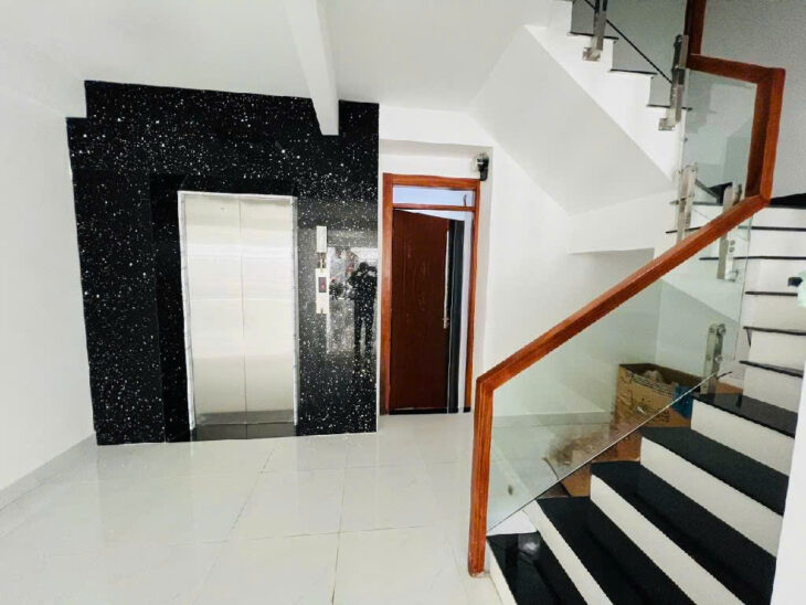 TÂN BÌNH – HXH NGUYỄN THÁI BÌNH – KHU VIP K300 – 5 TẦNG – CĂN HỘ DV CÓ THANG MÁY – THU 450TR/NĂM.