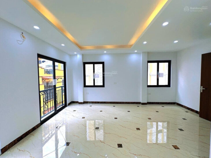 BÁN NHÀ MỚI SIÊU ĐẸP – HOÀNG QUỐC VIỆT – LÔ GÓC – GARA OTO KINH DOANH 55m2*6 Tầng 21Tỷ