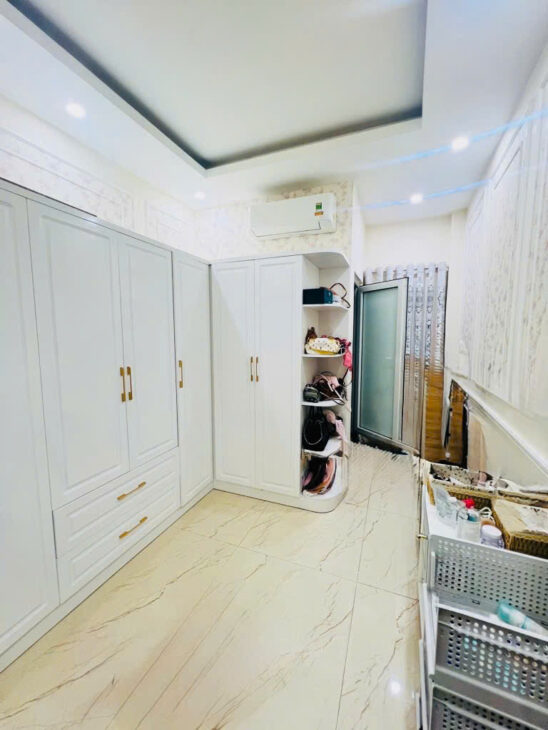 NHÀ ĐẸP TRUNG TÂM Q10 – HÒA HẢO – NGUYỄN TRI PHƯƠNG – 5 TẦNG – GIÁ 8.6 TỶ. .