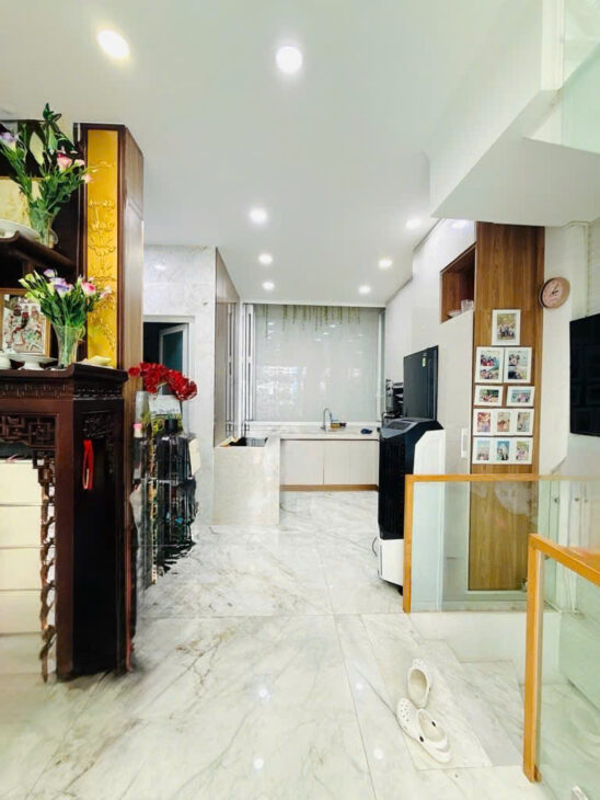 Nhà Bán trung tâm P2 Quận 10 – Nguyễn Chí Thanh – 3 tầng – ngang 4.3m – giá 6.78 tỷ