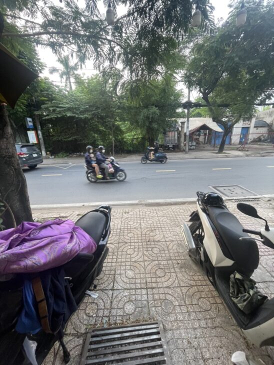 🔥 1) NHÀ MẶT TIỀN KHU TRUNG TÂM – GIÁ CHỈ 2.5 TỶ