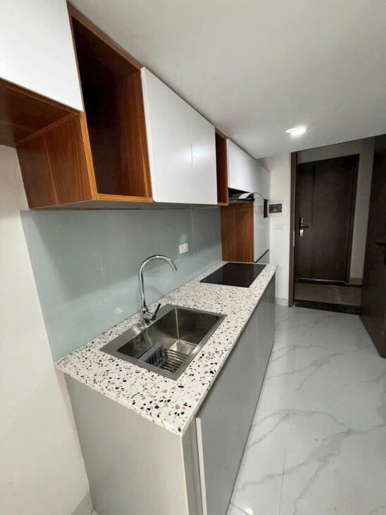 BÁN TÒA NHÀ MP KV HOÀNG QUỐC VIỆT, CẦU GIẤY – 217M² x 9T THANG MÁY – 2 HẦM – DÒNG TIỀN 300TR/TH –