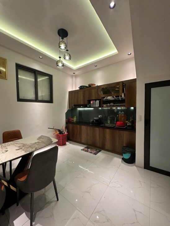 BÁN NHÀ NGUYỄN VĂN CỪ LONG BIÊN,OTO,NGÕ THÔNG,LÔ GÓC,DÂN XÂY,SÁT PHỐ,35M