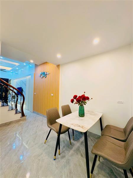 BÁN GẤP ĐẠI TỪ, HOÀNG MAI, NHÀ ĐẸP GẦN PHỐ NỘI THẤT XỊN, 32M2 5 TẦNG 7.9 TỶ