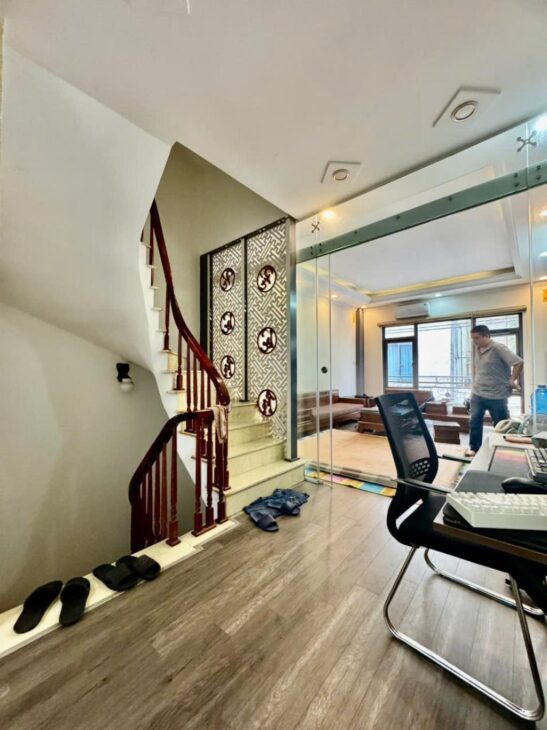 Bán nhà Giải Phống, Hoàng Mai, Ô tô vào nhà, 6T TM, 58m2, 15 tỷ(MTG)