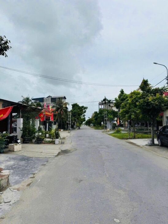 Mặt đường lớn Vũ Thị Ngọc Toàn – có sẵn nhà cho thuê – giá hiếm! Giá 2.4xx tỷ ZALO 0567 222 555