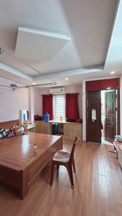 BÁN NHÀ HOÀNG NHƯ TIẾP LONG BIÊN,OTO ĐỖ CỔNG, 2 THOÁNG,DÂN XÂY,44M NHỈNH 8 TỶ